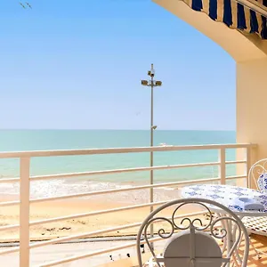 Genteel Victoria Apartment Cadiz