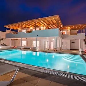 Villa Dedalos - A Luxury Large With A Heated Pool In, Puerto Calero